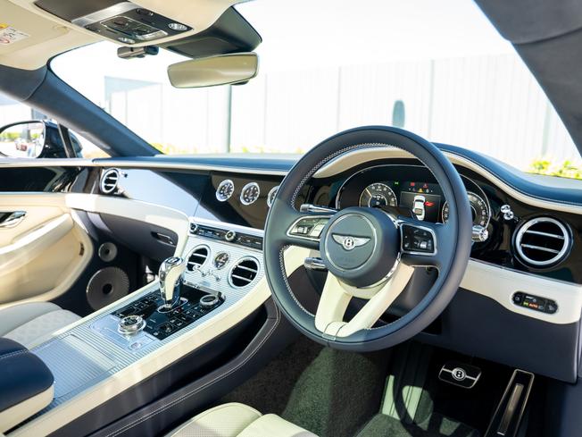 BENTLEY Continental GT Photo 11