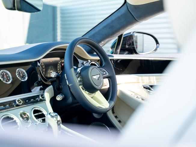 BENTLEY Continental GT Photo 12