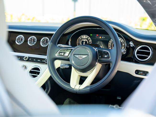 BENTLEY Continental GT Photo 17