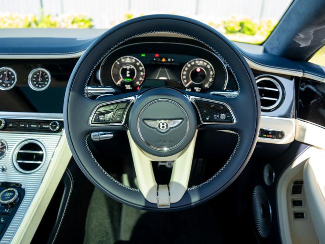 BENTLEY Continental GT Photo 19