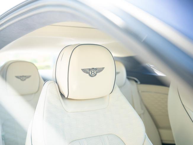 BENTLEY Continental GT Photo 24