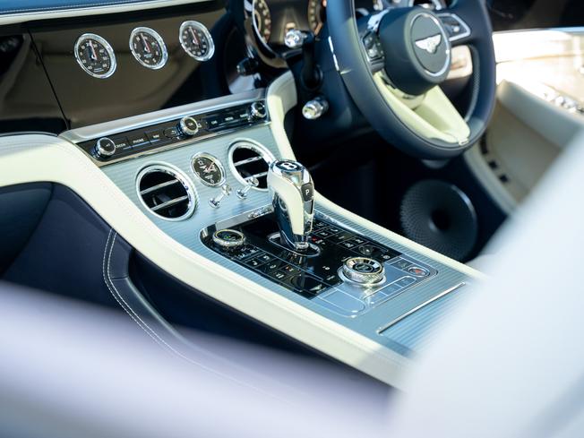 BENTLEY Continental GT Photo 25
