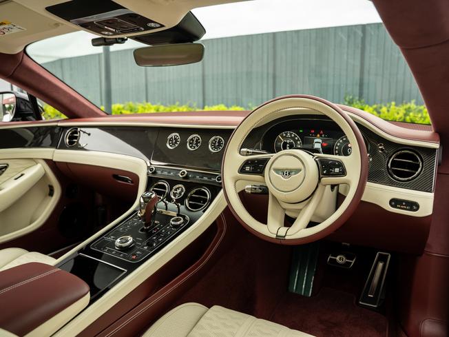 BENTLEY Continental GT Photo 4