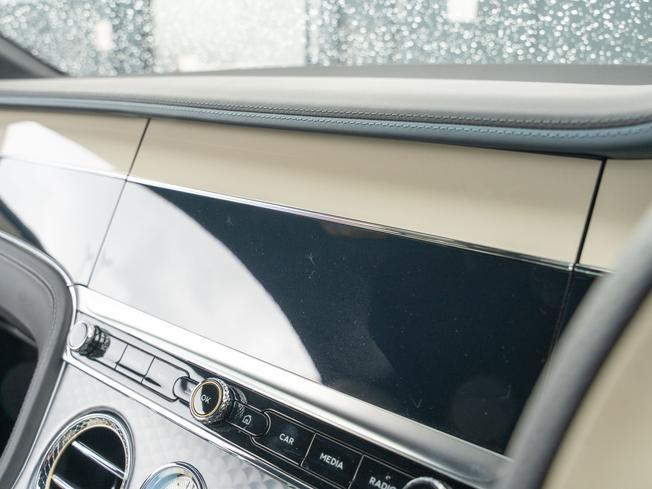 BENTLEY Continental Photo 33
