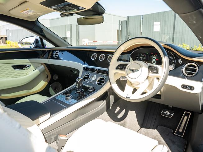 BENTLEY Continental Photo 11