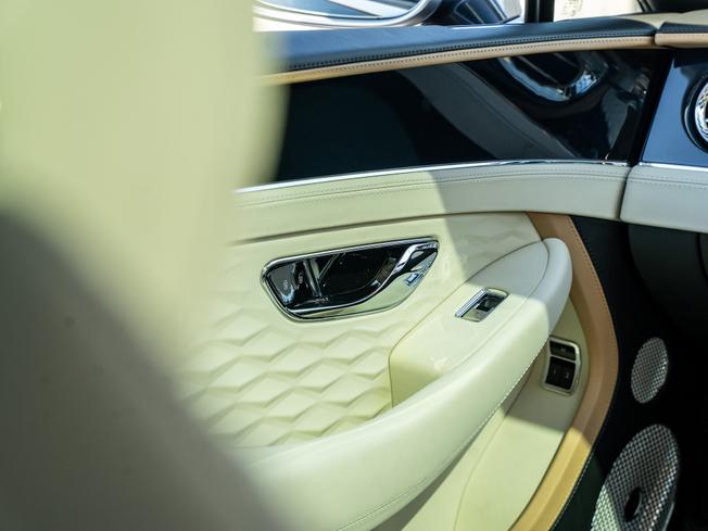BENTLEY Continental Photo 25