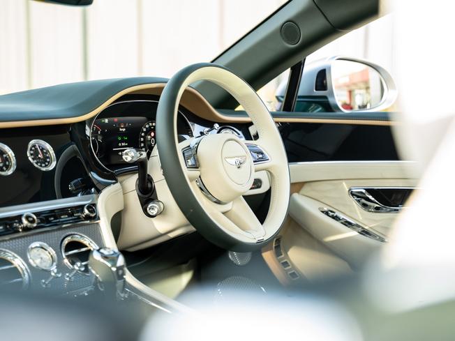 BENTLEY Continental GT Photo 12