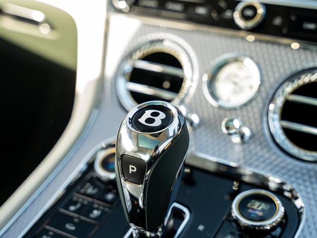BENTLEY Continental GT Photo 25