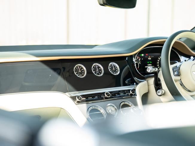BENTLEY Continental GT Photo 30