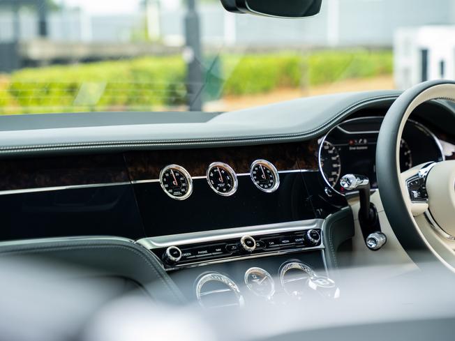 BENTLEY Continental GT Photo 32