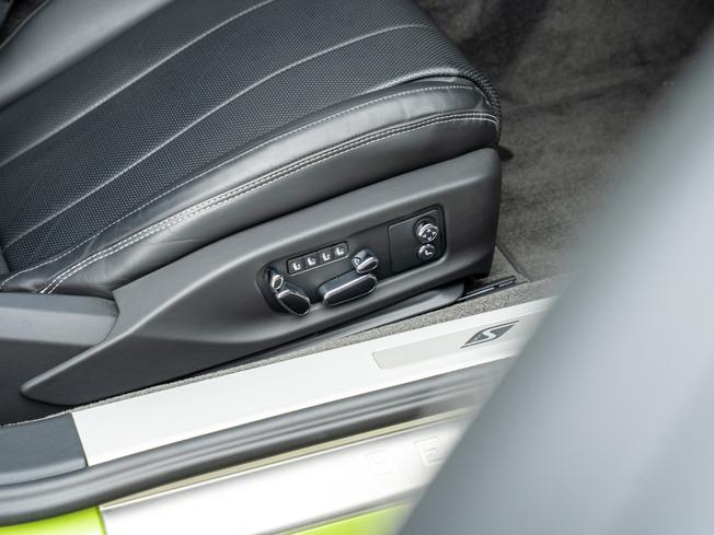 BENTLEY Continental Photo 34