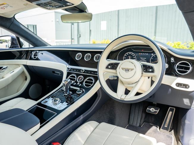BENTLEY Continental GT Photo 10