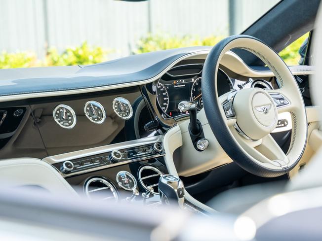 BENTLEY Continental GT Photo 11