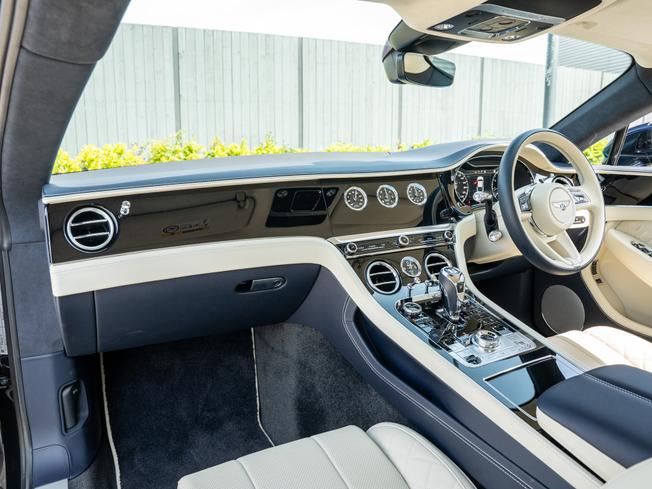 BENTLEY Continental GT Photo 2