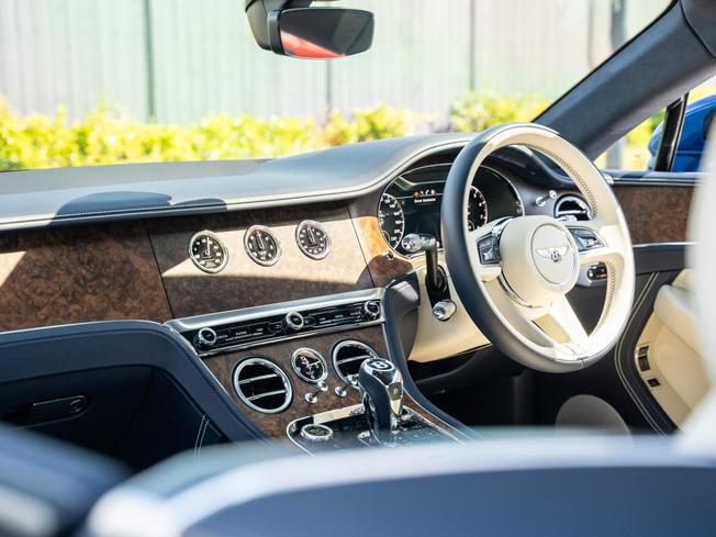 BENTLEY Continental GT Photo 12