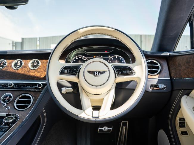 BENTLEY Continental GT Photo 19
