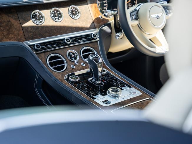 BENTLEY Continental GT Photo 25