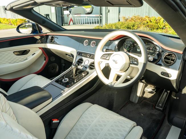BENTLEY Continental Photo 11