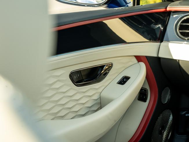 BENTLEY Continental Photo 26