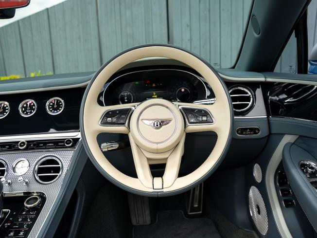 BENTLEY Continental Photo 6