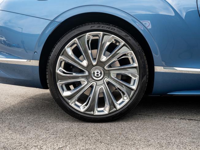 BENTLEY Continental Photo 9