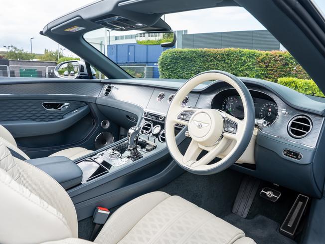 BENTLEY Continental GTC Photo 11