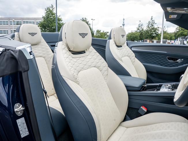 BENTLEY Continental GTC Photo 23
