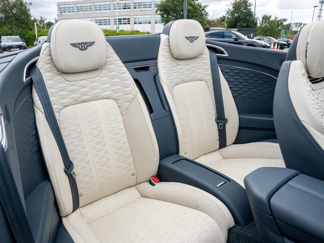 BENTLEY Continental GTC Photo 25