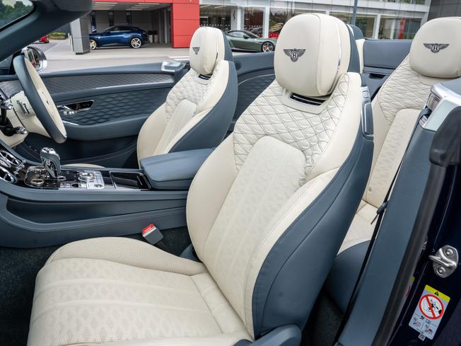 BENTLEY Continental GTC Photo 26