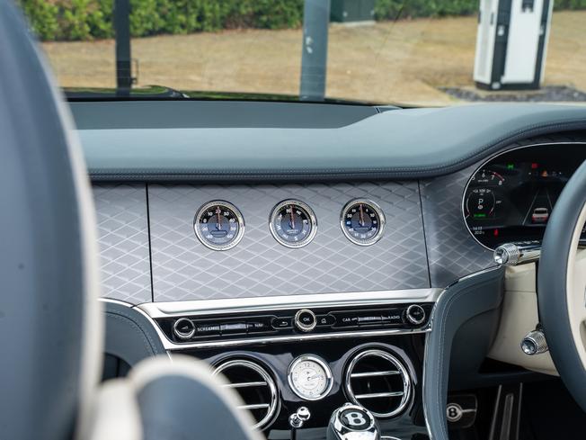 BENTLEY Continental GTC Photo 33