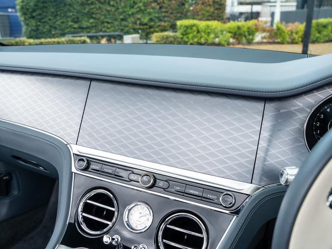 BENTLEY Continental GTC Photo 34