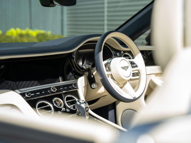 BENTLEY Continental Photo 12