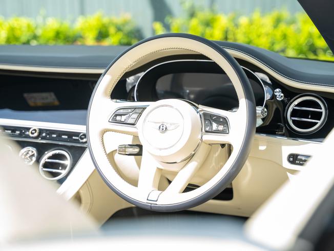 BENTLEY Continental Photo 20