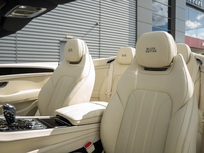 BENTLEY Continental Photo 26