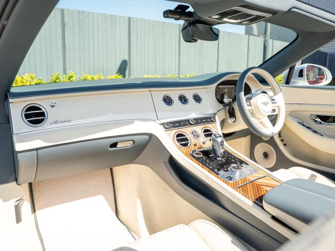 BENTLEY Continental Photo 3