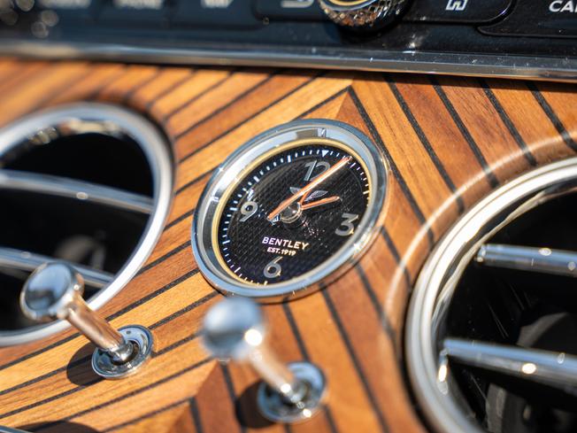 BENTLEY Continental Photo 33