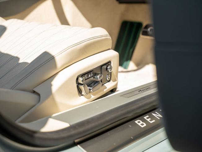 BENTLEY Continental Photo 36
