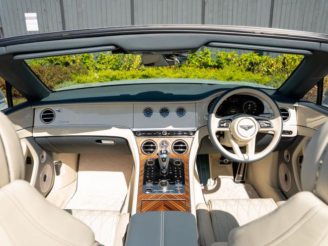 BENTLEY Continental Photo 6