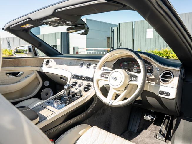 BENTLEY Continental GTC Photo 14