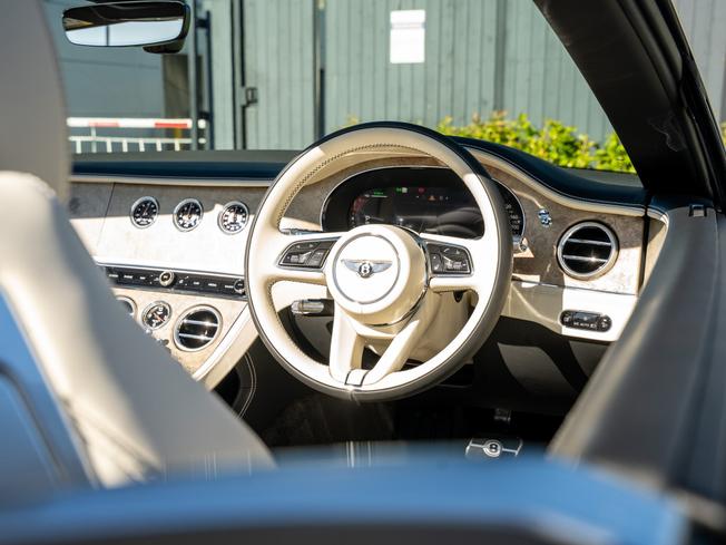 BENTLEY Continental GTC Photo 15