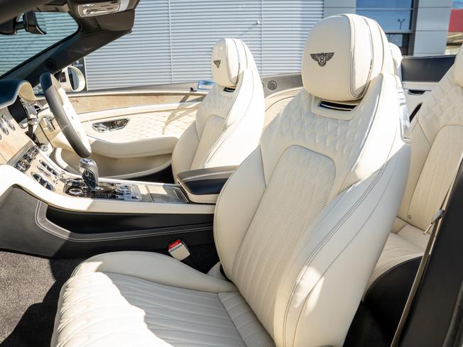BENTLEY Continental GTC Photo 23