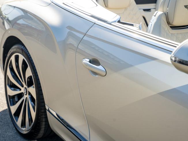 BENTLEY Continental GTC Photo 32
