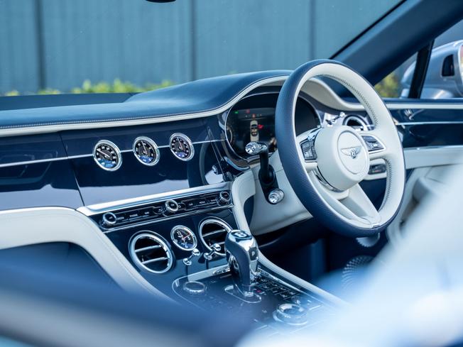 BENTLEY Continental GTC Photo 12