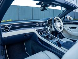 BENTLEY Continental GTC Photo 2