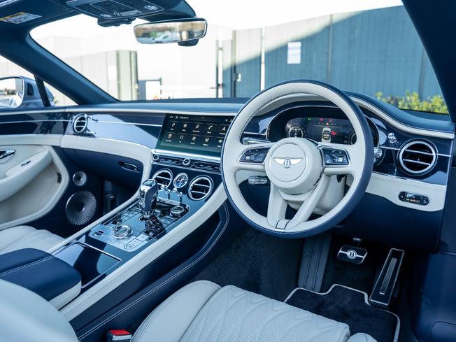 BENTLEY Continental GTC Photo 20