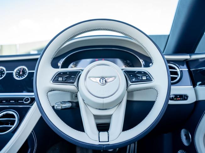 BENTLEY Continental GTC Photo 22