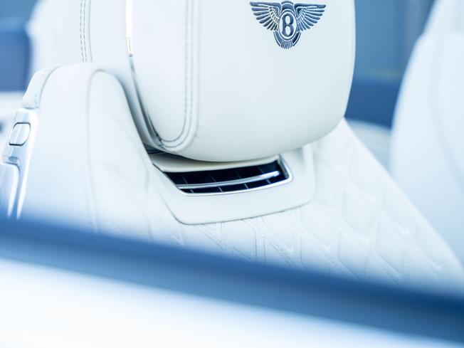 BENTLEY Continental GTC Photo 29
