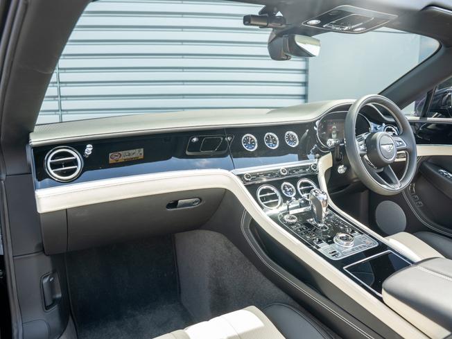 BENTLEY Continental Photo 2
