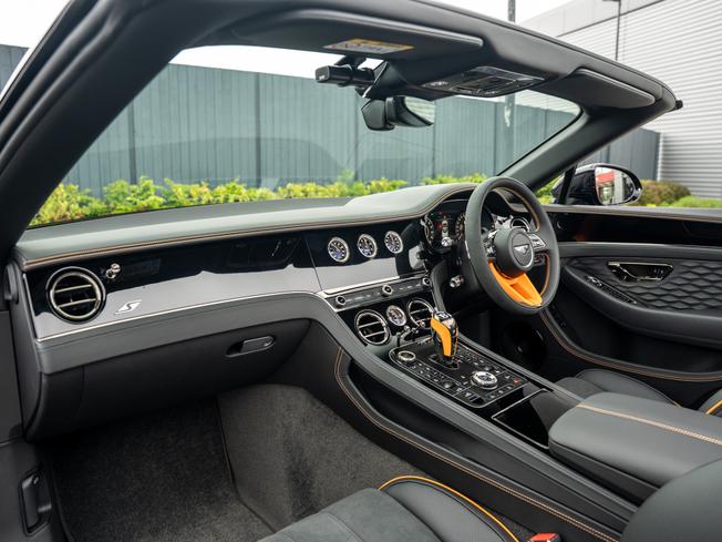BENTLEY Continental Photo 3