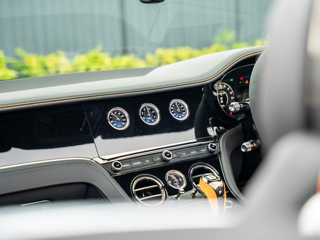 BENTLEY Continental Photo 33